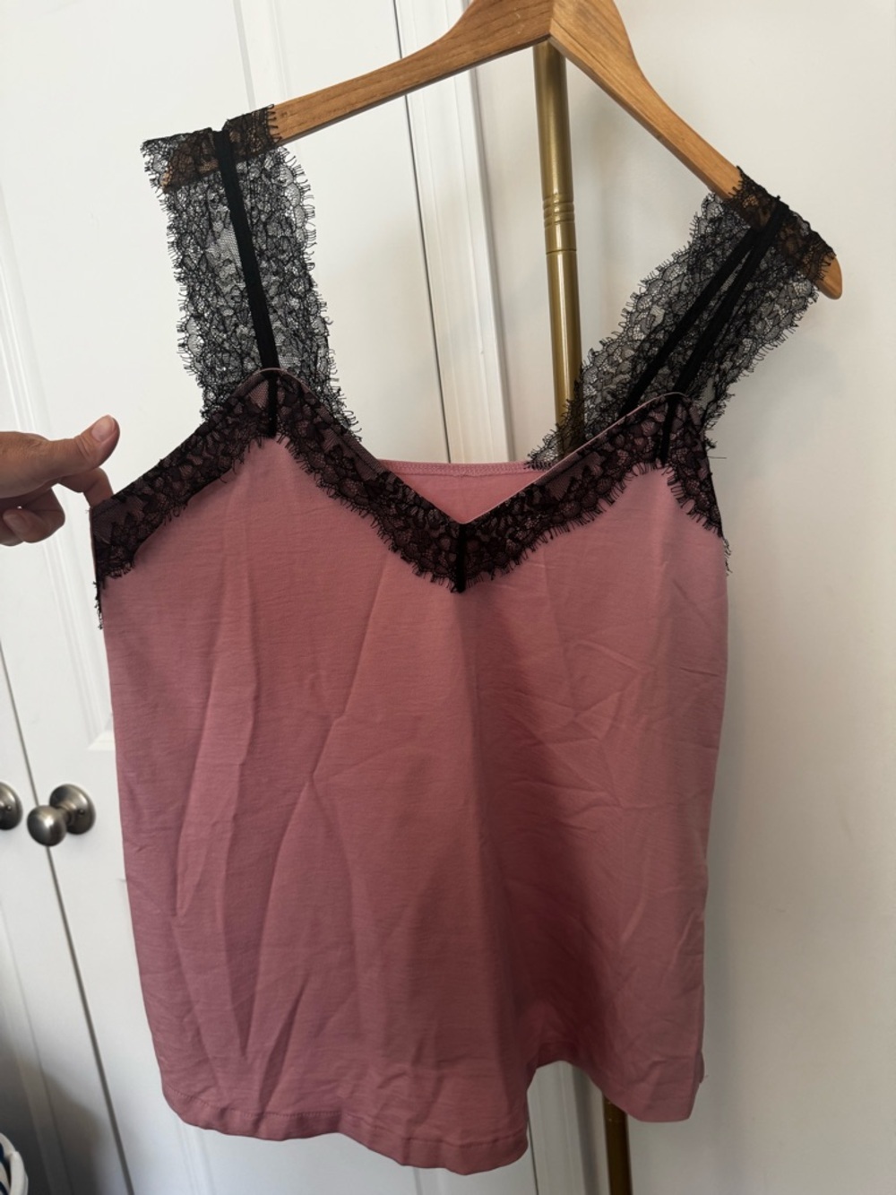 🎀 Dusty Rose Lace Trim Cami 🎀 - Picture 3 of 5